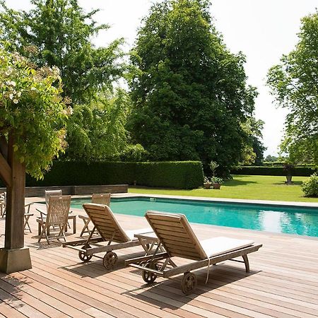 Chateau De Beneauville Bed & Breakfast Petiville  Bagian luar foto