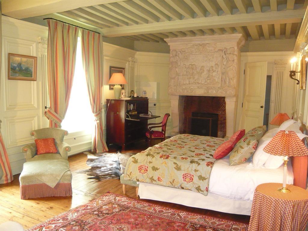 Chateau De Beneauville Bed & Breakfast Petiville  Bagian luar foto