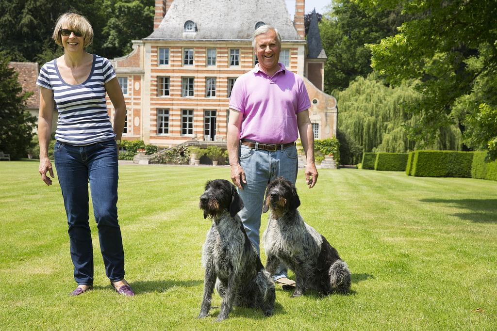 Chateau De Beneauville Bed & Breakfast Petiville  Bagian luar foto